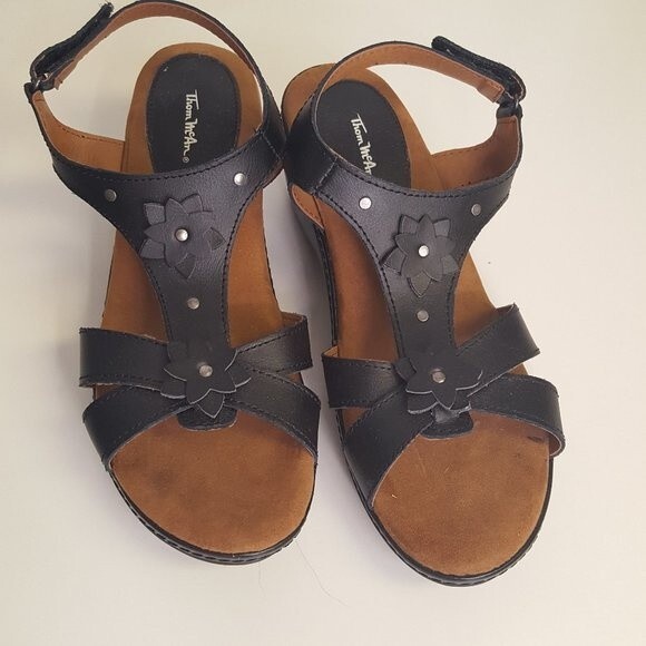 Thom McAn Black Leather Sandals WANDA - Picture 1 of 6